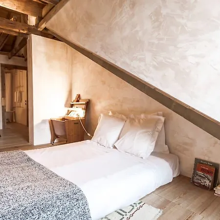 Award Winner Design Apt In The Heart Of